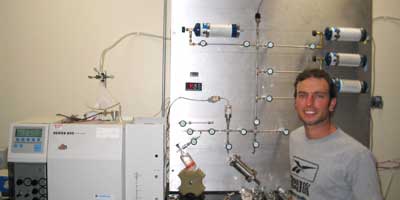 Maarten and the gas chromatograph at UNM