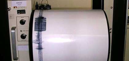 Seismograph at EMO